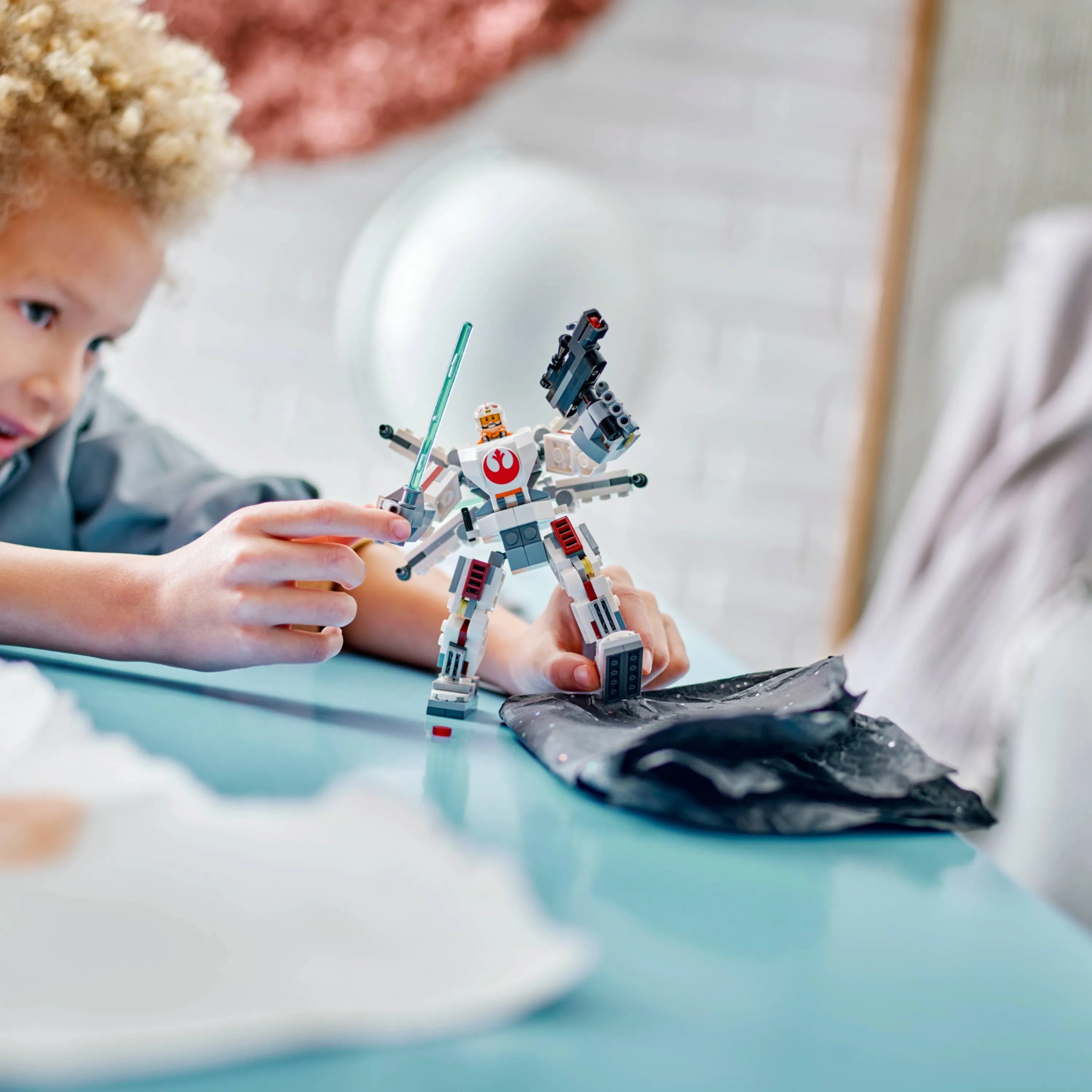 Star Wars™ - Robô Luke Skywalker™ X-Wing™