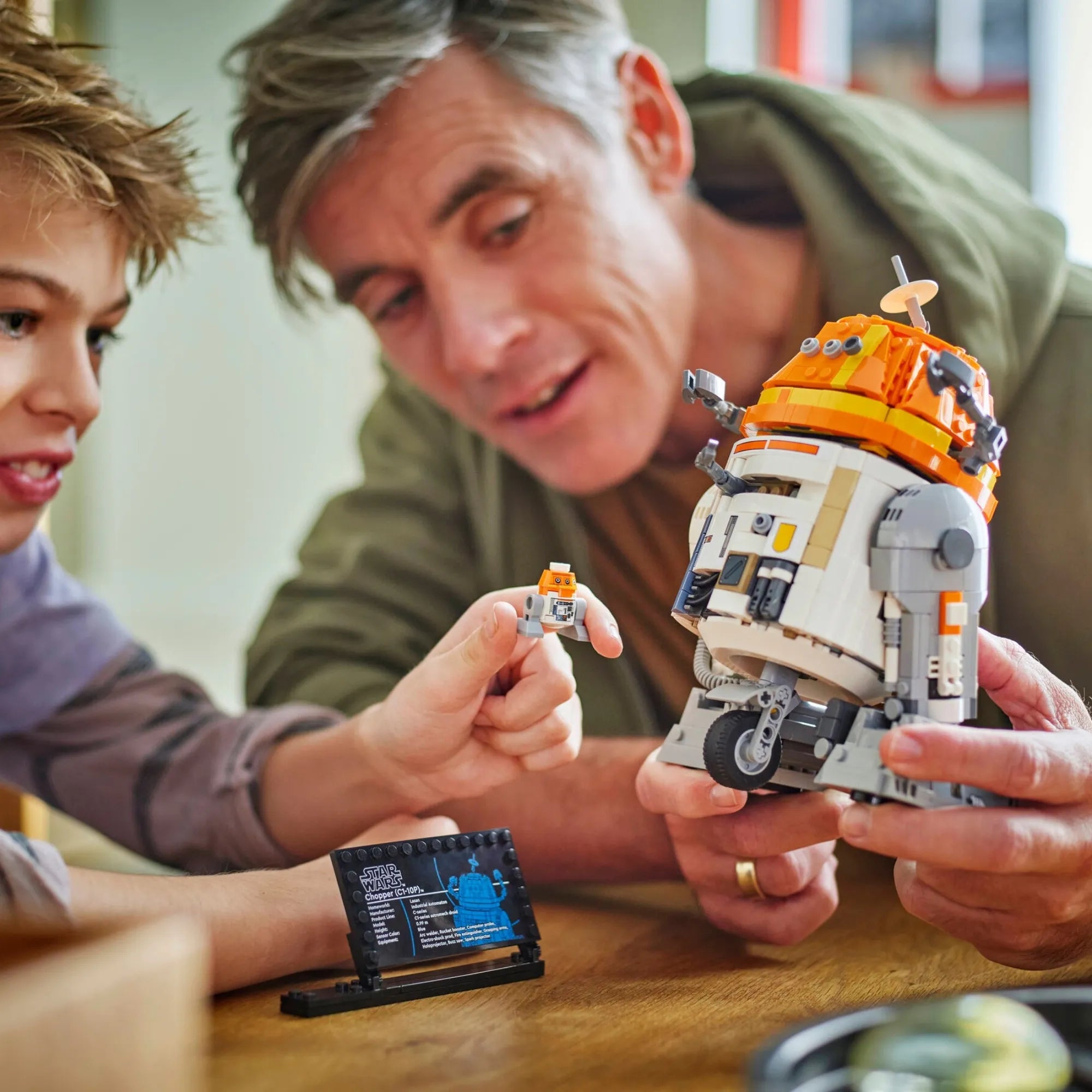 Star Wars™ - Droide Astromecânico Chopper (C1-10P)™