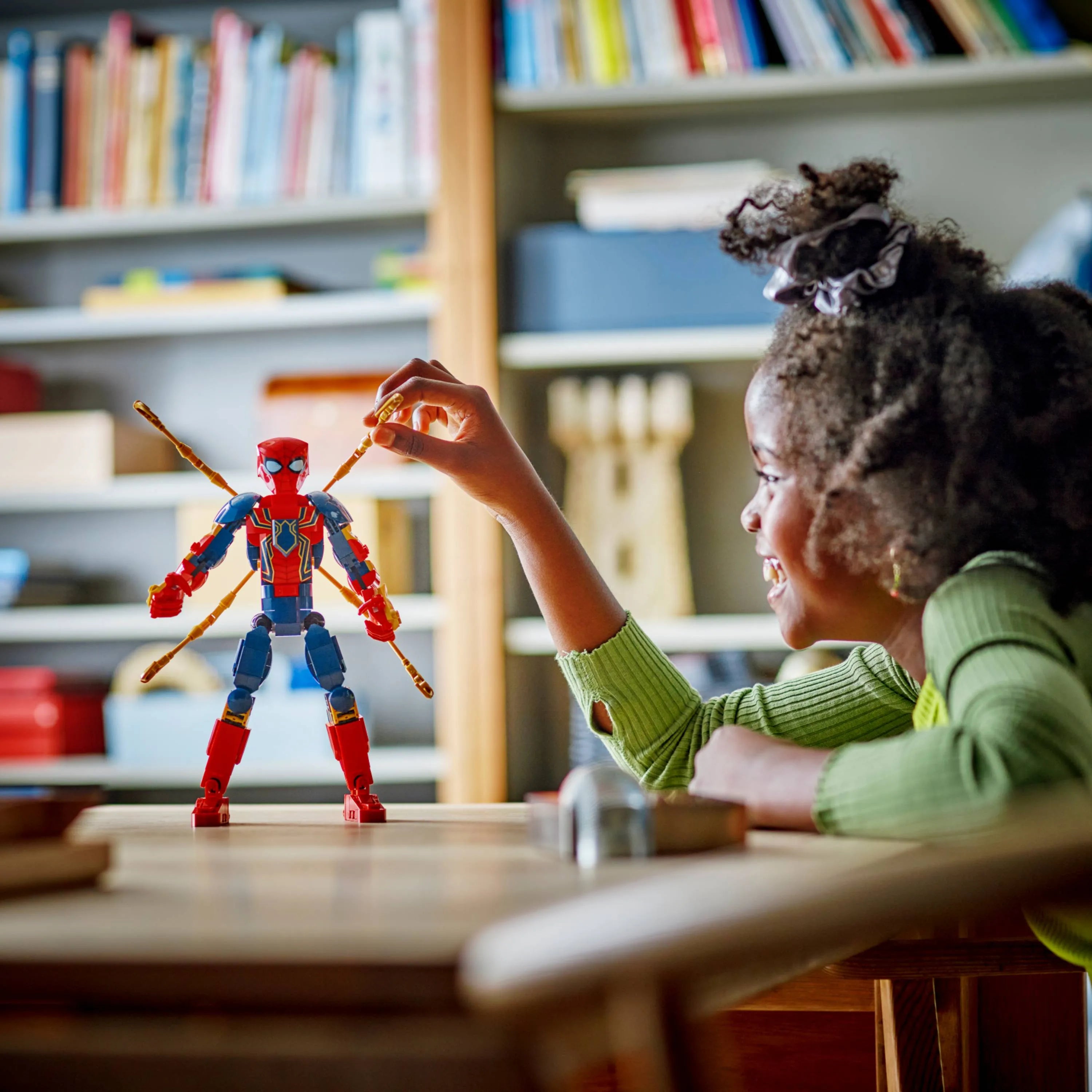 Marvel - Figura do Homem-Aranha de Ferro